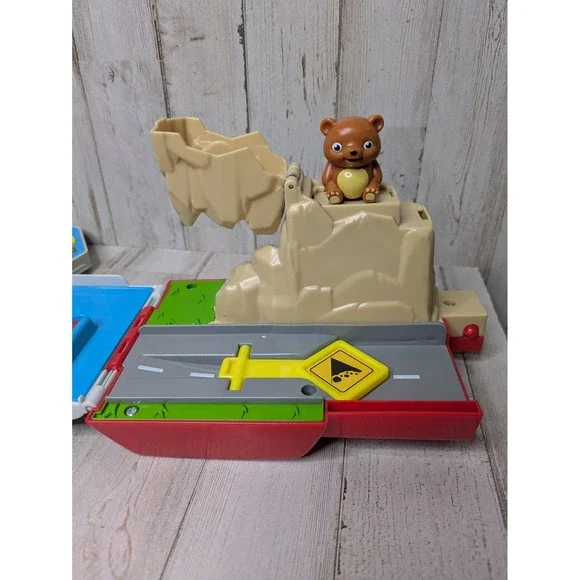 Paw Patrol Semi Truck Launch 'n Haul Patroller 2-in-1 Track Set (6053365) - Picture 3 of 7